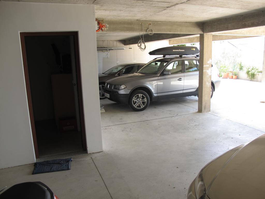 Apartment Bozan Omiš Rom bilde