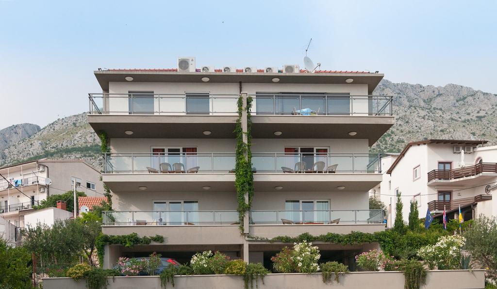 Apartment Bozan Omiš Eksteriør bilde