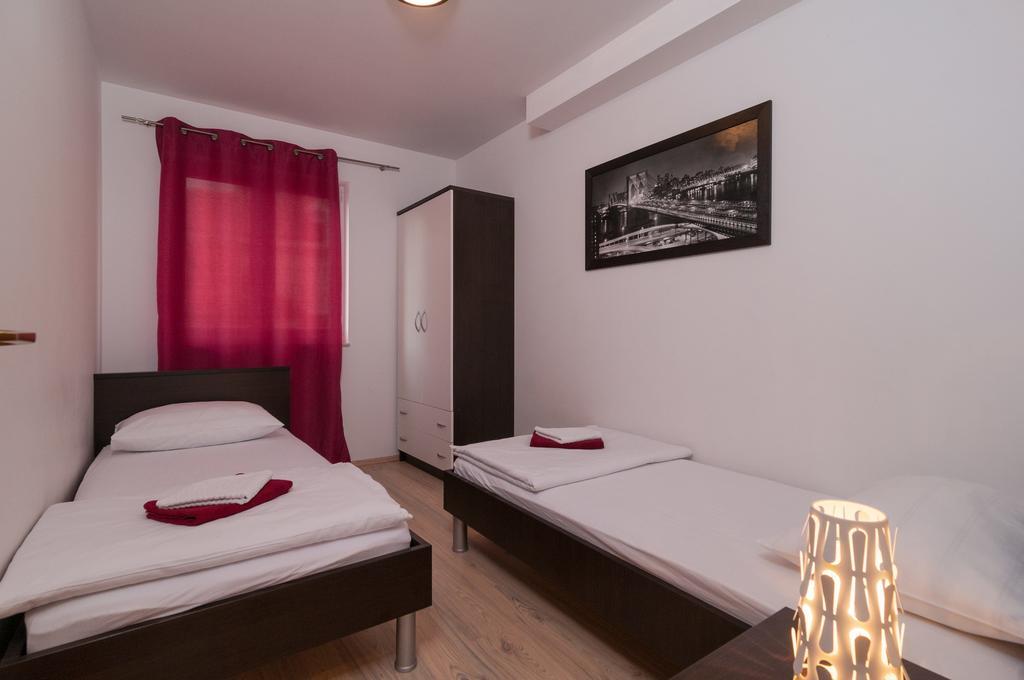 Apartment Bozan Omiš Eksteriør bilde