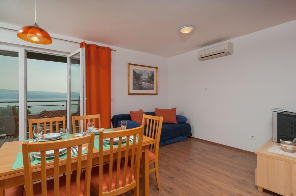 Apartment Bozan Omiš Eksteriør bilde